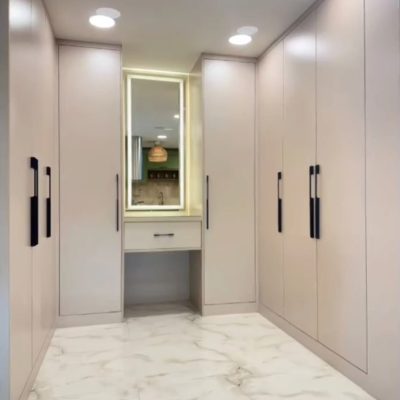 خزانة ملابس فاخرة