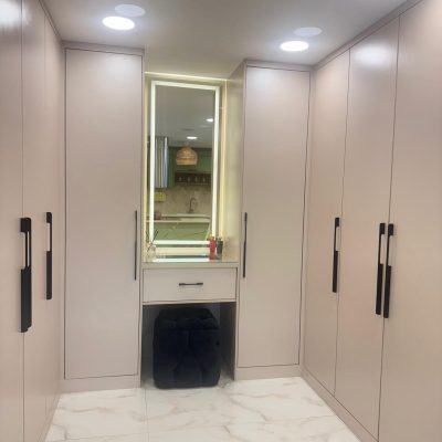 خزانة ملابس فاخرة