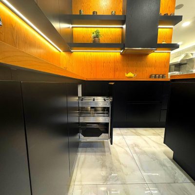 modern black & oak kitchen