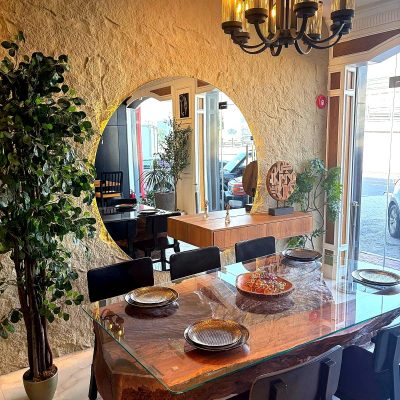 طاولة طعام خشب طبيعي 100 %