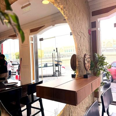 طاولة طعام خشب طبيعي 100 %