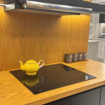 modern black & oak kitchen