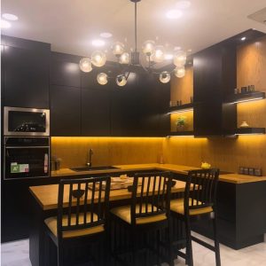 المتجر الإلكتروني شركة الآش الأمريكي modern black & oak kitchen